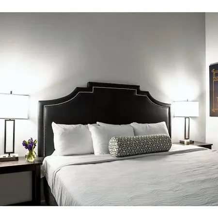 Beautiful 2Br 2Ba In The Block By Cozysuites Indianapolis Exterior photo