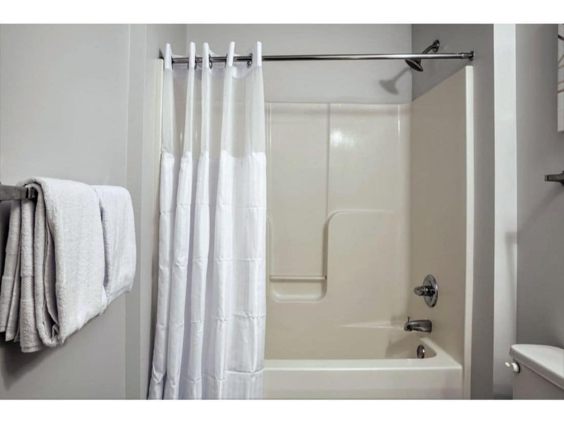 Beautiful 2br 2ba In The Block By Cozysuites Indianapolis